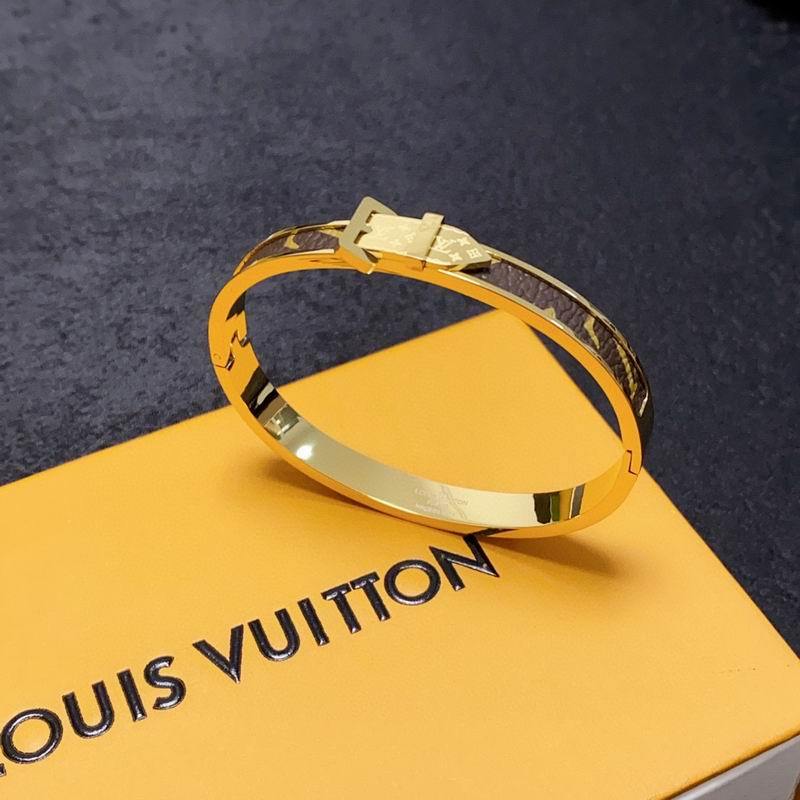 LV Bracelets 251